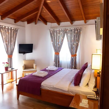 Leylak Hotel